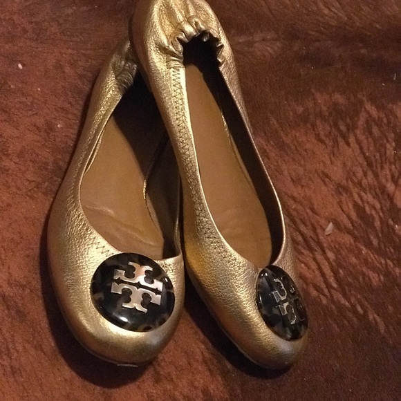 Tory Burch Gold Gold-tone Leather Reva Logo Flats - Picture 5 of 5